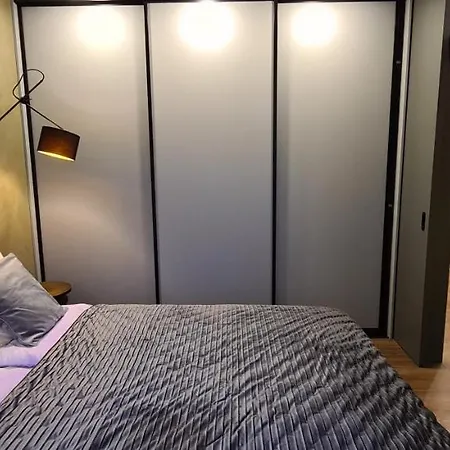 Apartment In & Park House